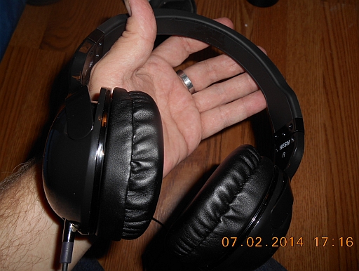  Size of product w/hand to show scale