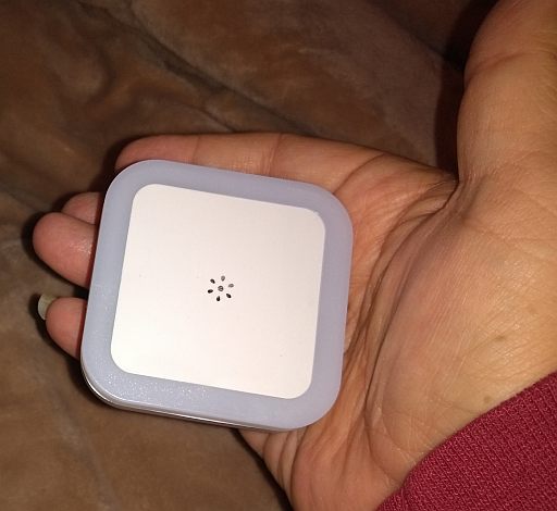  Size of product w/hand to show scale