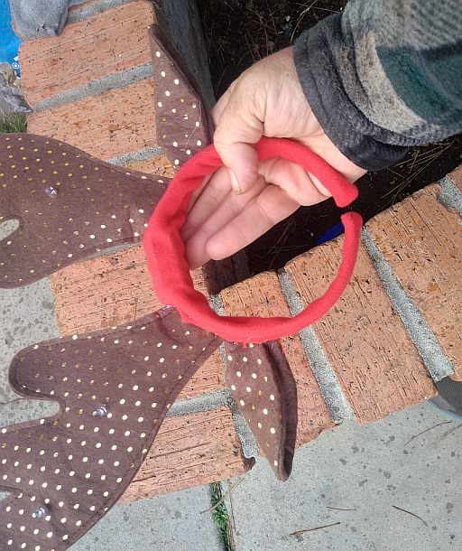  Size of product w/hand to show scale